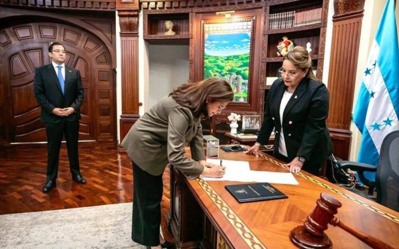 Rixi Moncada proposes closing the Credit Bureau amid falling poll numbers