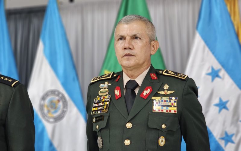Head of Military Endorses LIBRE’s Constituent Assembly Proposal
